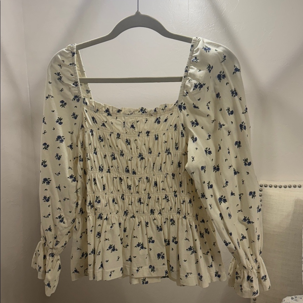 H&M Cream Floral Smocked Peplum Blouse with Blue Print - Picture 4 of 4